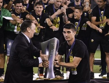 Το σήκωσε! - Η ΑΕΚ πρωταθλήτρια ξανά μετά από 24 χρόνια - Γιορτή τίτλου και αποθέωση για τους πρωταθλητές